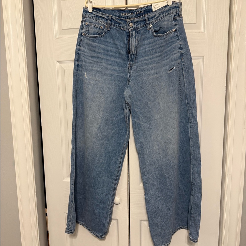 American Eagle Dreamy Drape Ultra Wide Leg Distressed Jeans 14 Short 32W 30L